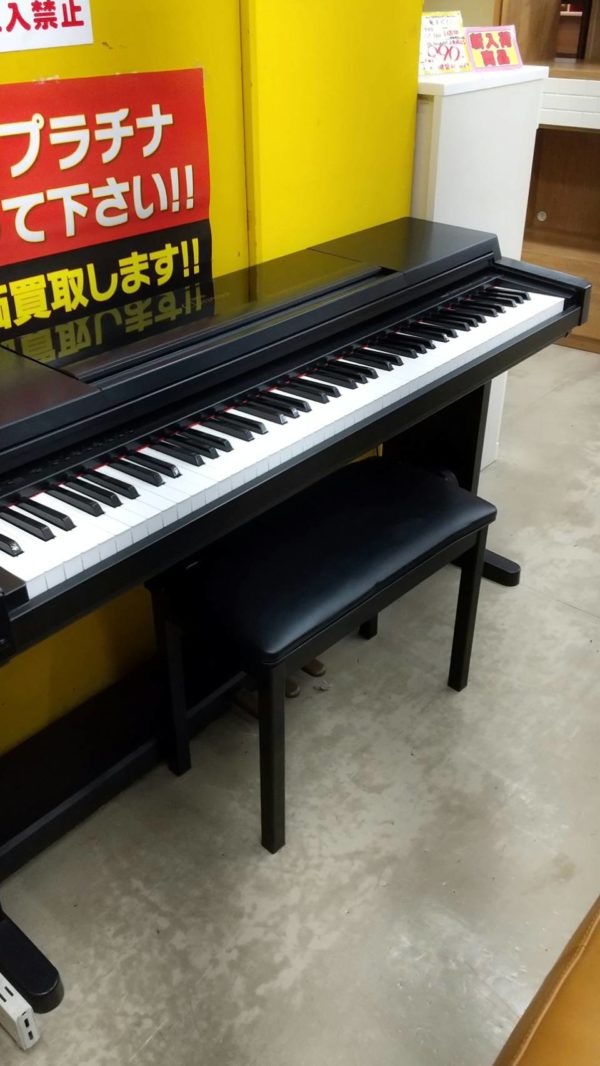 【YAMAHA ヤマハ 電子ピアノ Clavinova クラビノーバ 1990年式 CLP-560】 - リサイクルマートは現在冷蔵庫の買取、家具の買取強化中です！お気軽にお問い合わせください。