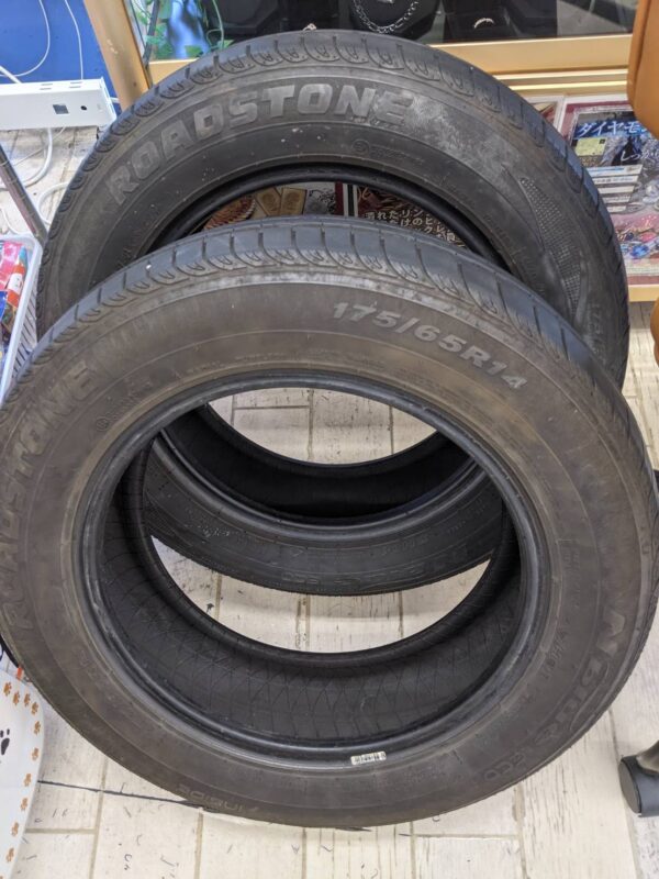 ROADSTONE 175/65Ｒ14のオンロードタイヤ（コンパクトー用）を入荷致しました。 - リサイクルマートは現在冷蔵庫の買取、家具の買取強化中です！お気軽にお問い合わせください。