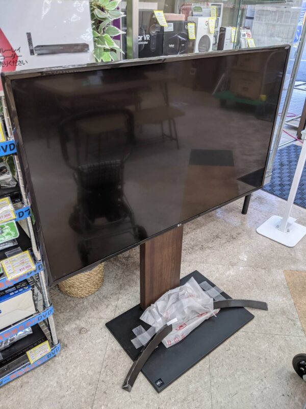 【LG/49型液晶テレビ/17年製/49UJ630A/ディスプレイスタンド付き】お買取させて頂きました。 - リサイクルマートは現在冷蔵庫の買取、家具の買取強化中です！お気軽にお問い合わせください。