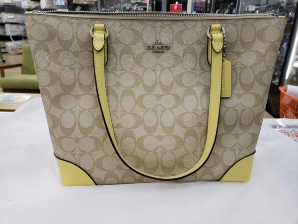 coach　/　コーチ　ハンドバッグ　F29208　未使用　買取致しました - リサイクルマートは現在冷蔵庫の買取、家具の買取強化中です！お気軽にお問い合わせください。