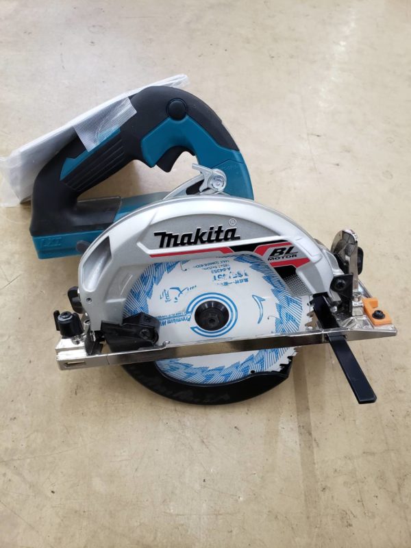 makita　/　マキタ　充電式丸ノコ　HS631D　2019年製　説明書付き　美品　買取致しました！ - リサイクルマートは現在冷蔵庫の買取、家具の買取強化中です！お気軽にお問い合わせください。