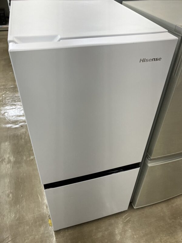 本日は【Hisense　ハイセンス　135L冷蔵庫　2022年製　HR-D13E2W】を買取いたしました！ - リサイクルマートは現在冷蔵庫の買取、家具の買取強化中です！お気軽にお問い合わせください。