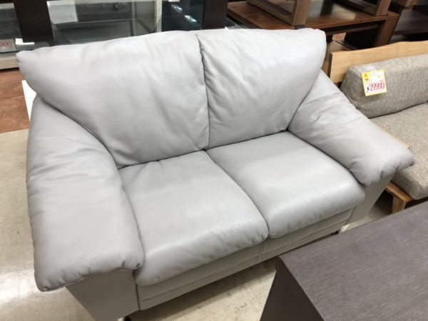 italsofa イタルソファ 総本革 ラブソファ 2人掛けソファ をお買取りさせて頂きました！！ - リサイクルマートは現在冷蔵庫の買取、家具の買取強化中です！お気軽にお問い合わせください。