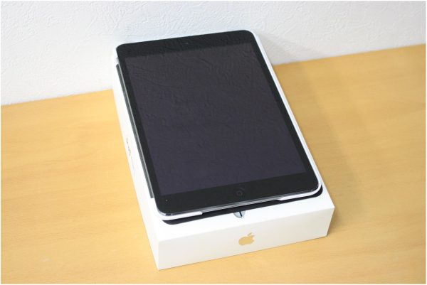 au iPad mini2 Wi-Fi+Cellular ME800JA/A スペースグレイ 16GB - リサイクルマートは現在冷蔵庫の買取、家具の買取強化中です！お気軽にお問い合わせください。