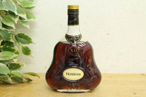 Hennessy ヘネシー XO クリアボトル 金キャップ ブランデー 700ml 未開栓 - リサイクルマートは現在冷蔵庫の買取、家具の買取強化中です！お気軽にお問い合わせください。