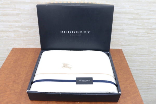 【新品 Burberry/バーバリー タオルシーツ 140×240cm 綿100% 】をお買取り致しました！ - リサイクルマートは現在冷蔵庫の買取、家具の買取強化中です！お気軽にお問い合わせください。