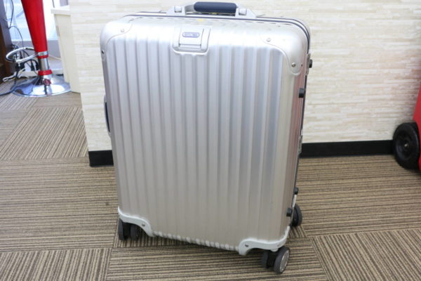 【RIMOWA/リモワ 923.56 トパーズ キャリーケース 45L マルチホイール スーツケース 4輪】をお買取致しました!! - リサイクルマートは現在冷蔵庫の買取、家具の買取強化中です！お気軽にお問い合わせください。